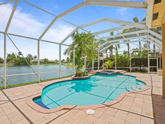 Продажа дома по адресу 16332 N Segovia Cir - фото 6176487