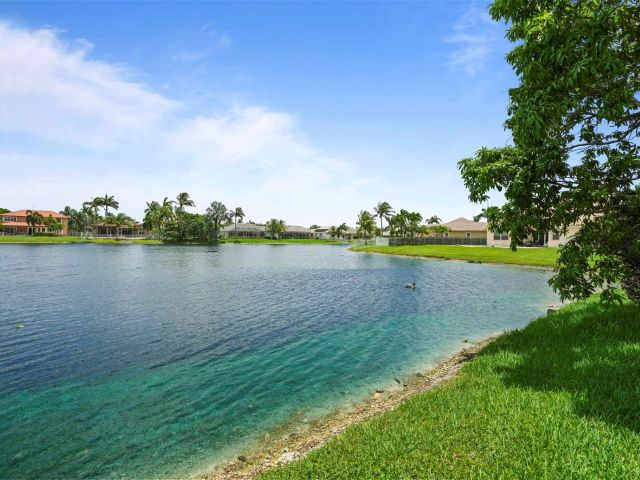 Продажа дома по адресу 16332 N Segovia Cir - фото 6176488