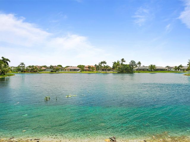 Продажа дома по адресу 16332 N Segovia Cir - фото 6176489