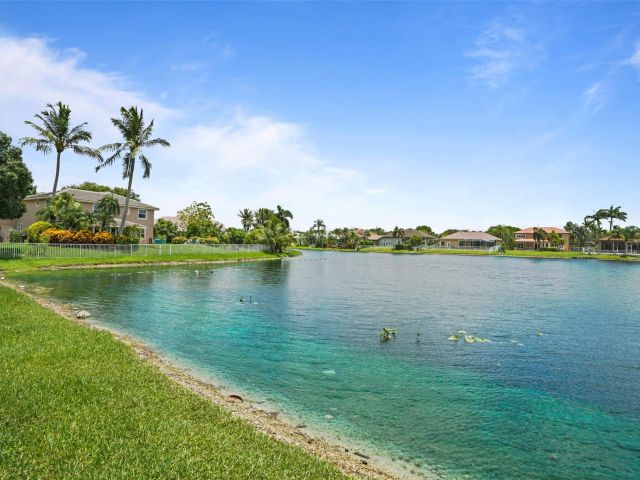 Продажа дома по адресу 16332 N Segovia Cir - фото 6176490