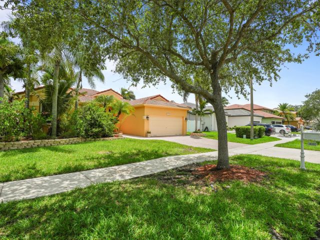 Продажа дома по адресу 16332 N Segovia Cir - фото 6176496