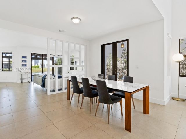 Дом в аренду по адресу 10545 NW 69th Ter 10545 - фото 6178388