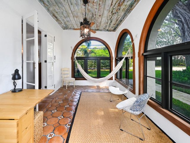 Продажа дома по адресу 801 Hibiscus Street - фото 6218057