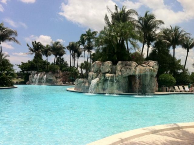 Дом в аренду по адресу 10932 NW 69 ST - фото 6179085