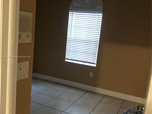 Дом в аренду по адресу 10932 NW 69 ST - фото 6179092