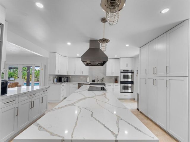 Продажа дома по адресу 1851 SW 126th Ct - фото 6179395