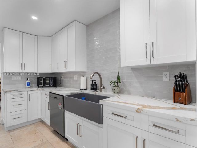 Продажа дома по адресу 1851 SW 126th Ct - фото 6179398