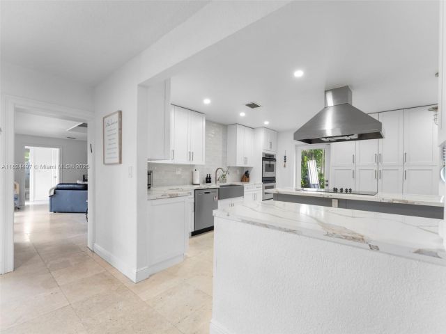 Продажа дома по адресу 1851 SW 126th Ct - фото 6179402