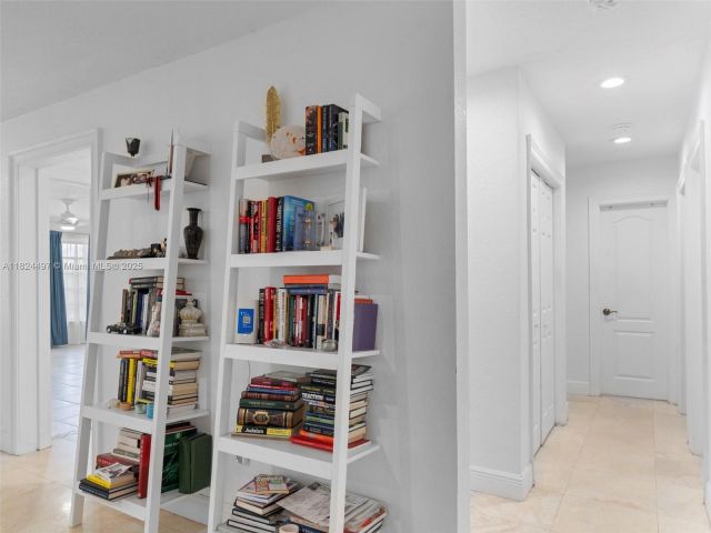 Продажа дома по адресу 1851 SW 126th Ct - фото 6179403