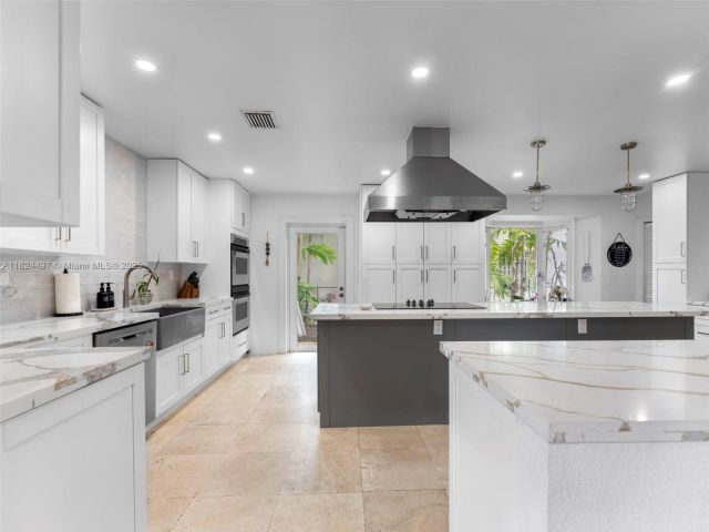 Продажа дома по адресу 1851 SW 126th Ct - фото 6179408