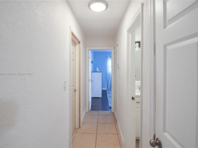 Продажа дома по адресу 6459 Evans St - фото 6182748