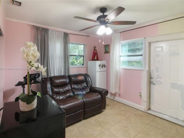 Продажа дома по адресу 6459 Evans St - фото 6182749