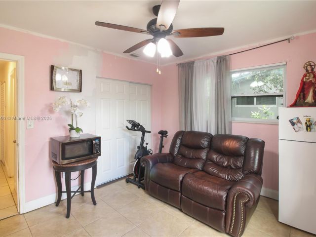 Продажа дома по адресу 6459 Evans St - фото 6182750