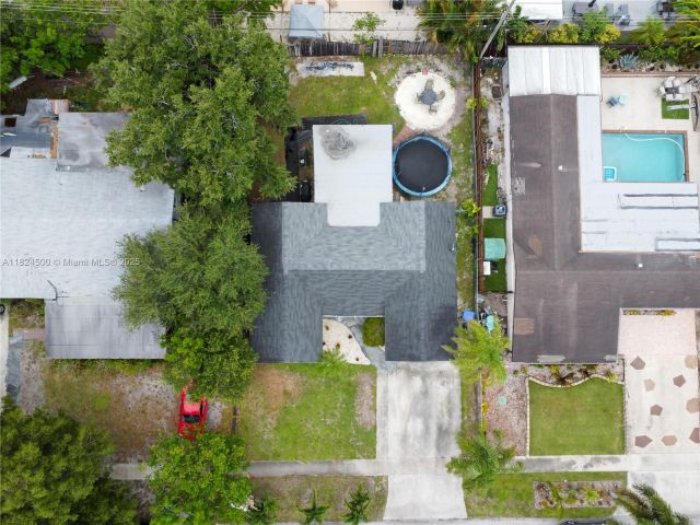 Продажа дома по адресу 6459 Evans St - фото 6182754