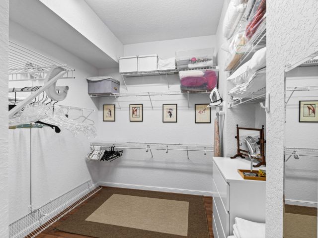 Дом в аренду по адресу 4252 NW 66th Lane - фото 6651272