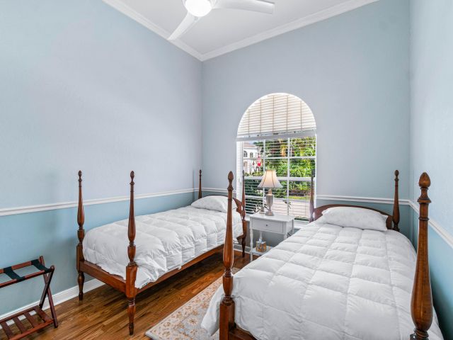 Дом в аренду по адресу 4252 NW 66th Lane - фото 6651277