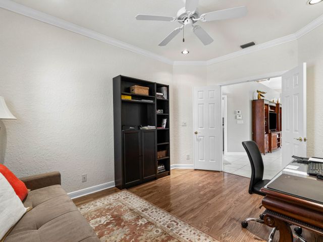 Дом в аренду по адресу 4252 NW 66th Lane - фото 6651278