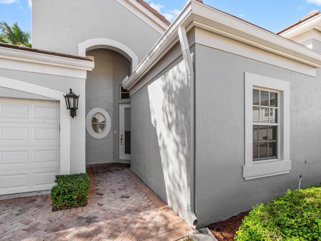 Дом в аренду по адресу 4252 NW 66th Lane - фото 6651285