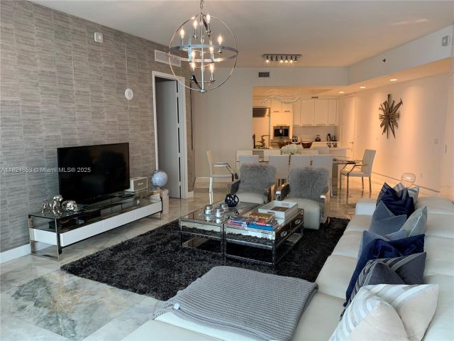 Квартира в аренду номер2403 - фото 6181232