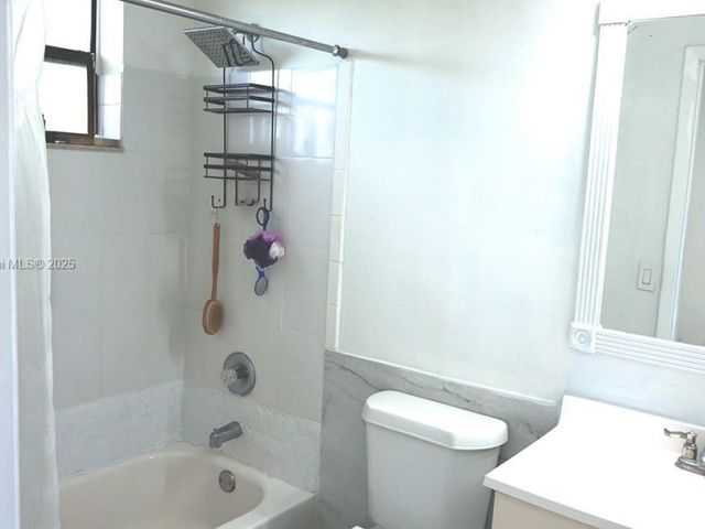 Дом в аренду по адресу 1705 San Remo Cir none - фото 6182689