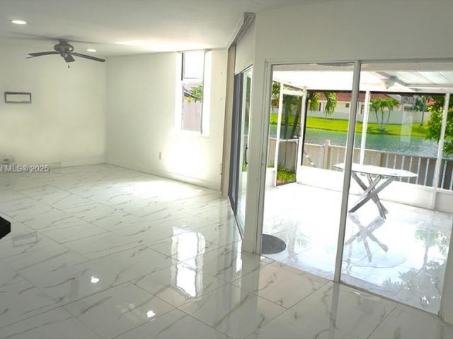 Дом в аренду по адресу 1705 San Remo Cir none - фото 6182696