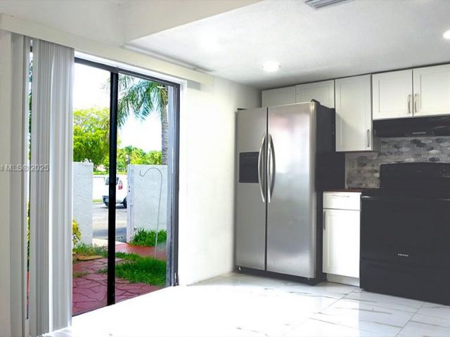 Дом в аренду по адресу 1705 San Remo Cir none - фото 6182698