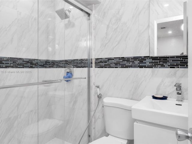 Продажа дома по адресу 31 SW 58th Ct - фото 6186585