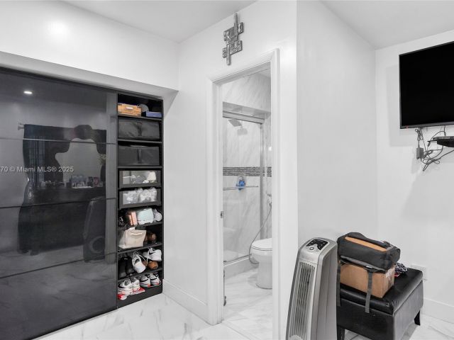 Продажа дома по адресу 31 SW 58th Ct - фото 6186586