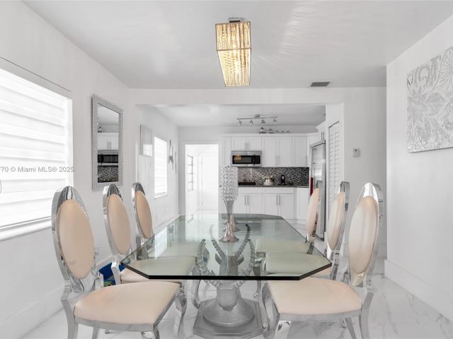 Продажа дома по адресу 31 SW 58th Ct - фото 6186595