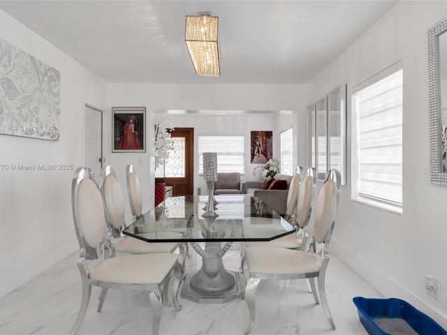 Продажа дома по адресу 31 SW 58th Ct - фото 6186597