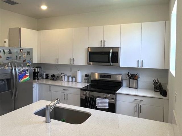 Дом в аренду по адресу 17982 SW 359th Ter - фото 6184646