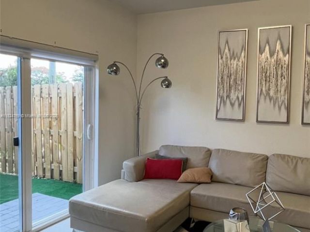 Дом в аренду по адресу 17982 SW 359th Ter - фото 6184648