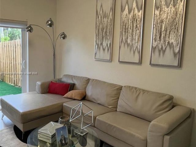 Дом в аренду по адресу 17982 SW 359th Ter - фото 6184649