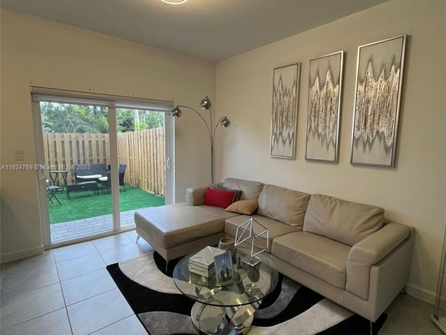 Дом в аренду по адресу 17982 SW 359th Ter - фото 6184651