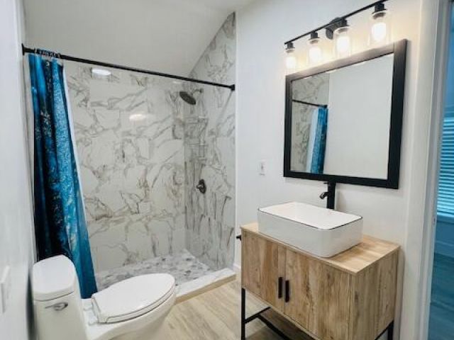 Продажа дома по адресу 181 NE 15th Terrace - фото 6252121