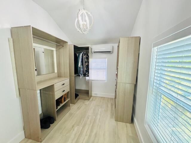 Продажа дома по адресу 181 NE 15th Terrace - фото 6252122