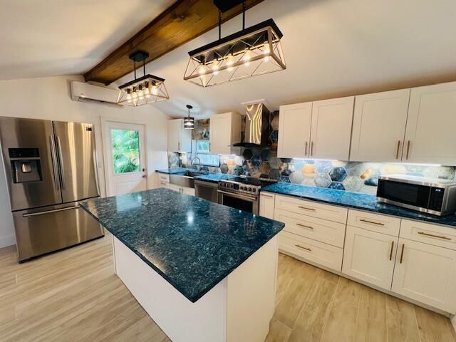 Продажа дома по адресу 181 NE 15th Terrace - фото 6252125