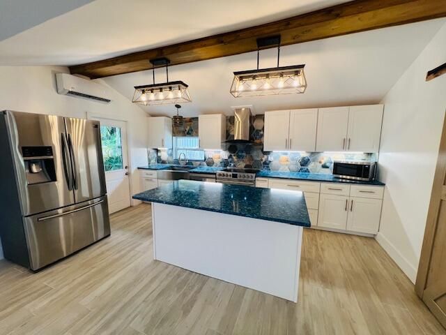 Продажа дома по адресу 181 NE 15th Terrace - фото 6252128