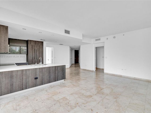 Продажа квартиры #712 - фото 6181913