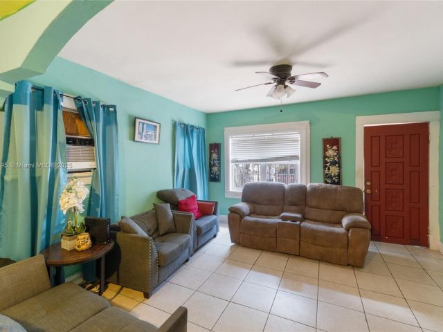 Продажа дома по адресу 50 NW 34th Ter - фото 6180277