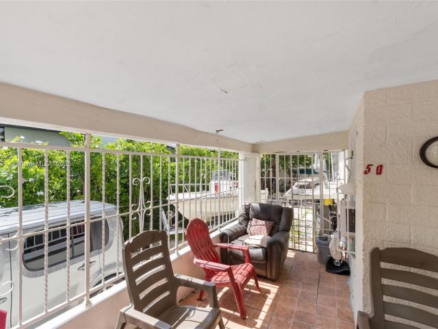 Продажа дома по адресу 50 NW 34th Ter - фото 6180282