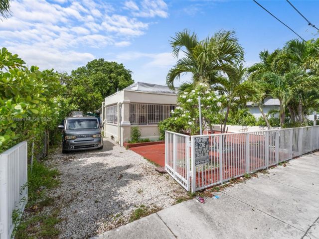 Продажа дома по адресу 50 NW 34th Ter - фото 6180287