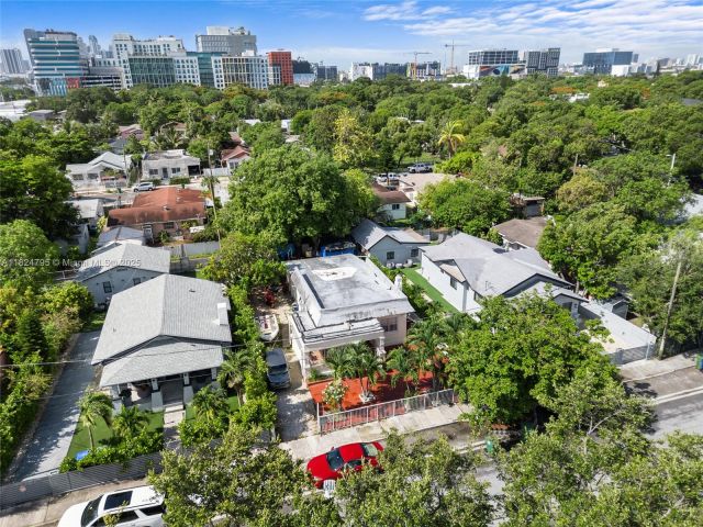 Продажа дома по адресу 50 NW 34th Ter - фото 6180294