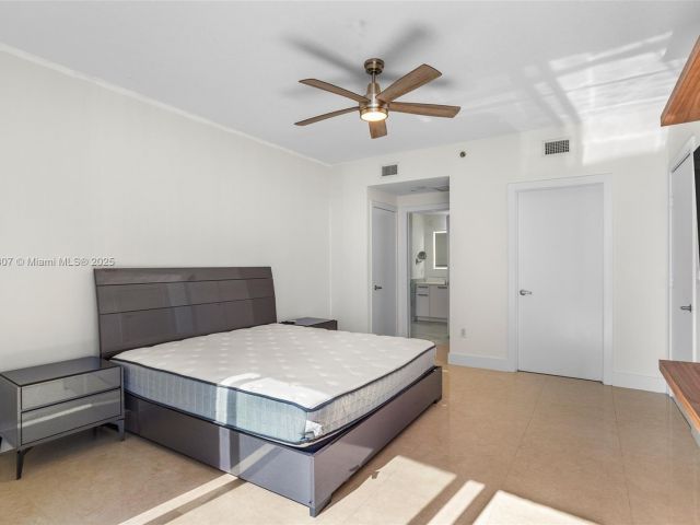 Квартира в аренду номер4001 - фото 6181888