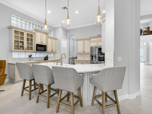 Продажа дома по адресу 8168 Valhalla Drive - фото 6215035