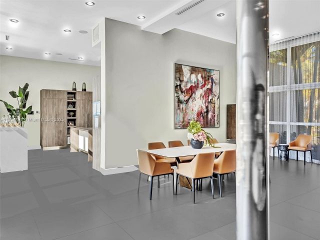 Дом в аренду по адресу 307 Holiday Dr - фото 6180960