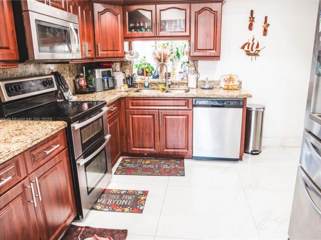 Продажа дома по адресу 10770 SW 172nd St - фото 6200821