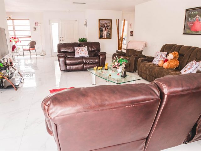 Продажа дома по адресу 10770 SW 172nd St - фото 6200825