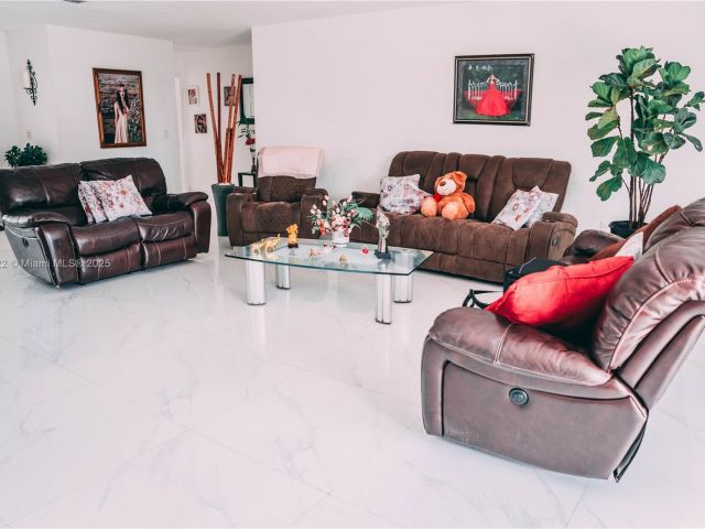 Продажа дома по адресу 10770 SW 172nd St - фото 6200826