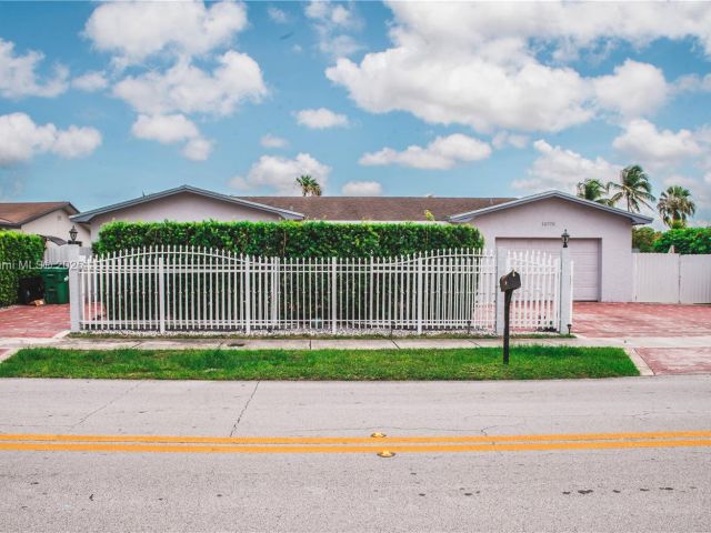 Продажа дома по адресу 10770 SW 172nd St - фото 6200830